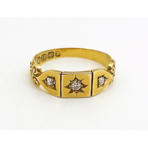 2839 - AN 18CT GOLD VICTORIAN DIAMOND RINGwith Birmingham hallmarks for 1895, the central diamond is star s... 