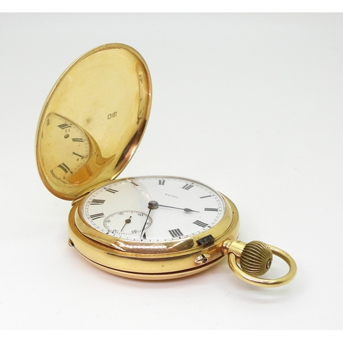 2921 - A FULL HUNTER POCKET WATCHmade in 18ct gold, the plain case is not monogramed, and bears Chester hal... 