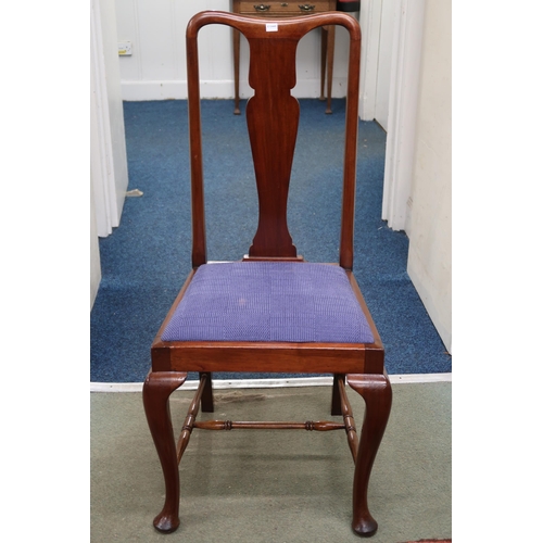 25 - A Georgian mahogany D end dining table with two D end tables joined by central table with two spare ... 