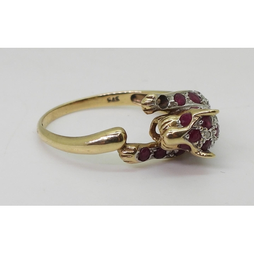 804 - A 9ct gold ruby set leopard ring, size P1/2, weight 2.7gms