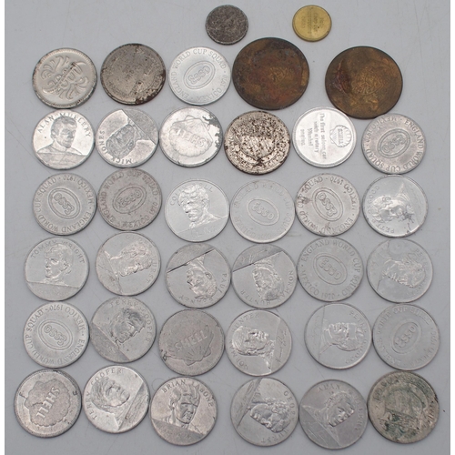 334 - COINS BANKNOTES AND TOKENS a collection of coins with Victorian pennies, United States Liberty Dolla... 