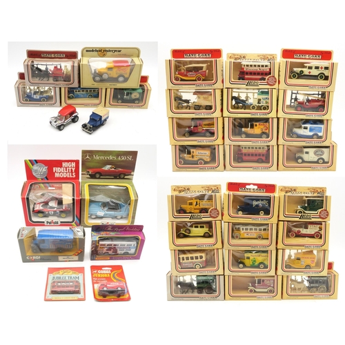 453 - A collection of boxed die-cast model vehicles, largely the Lledo Days Gone series, together with a 1... 