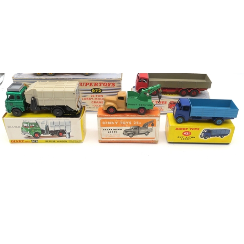 431 - Boxed Dinky Toys comprising 25x Breakdown Lorry, 901 Foden Diesel 8-Wheel Wagon, Supertoys 972 20-To... 