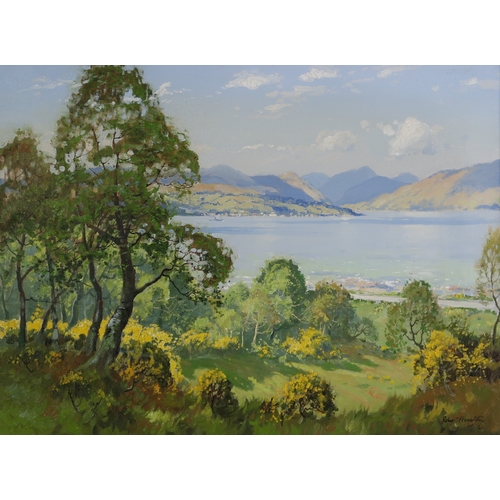 2995 - ROBERT HOUSTON RSW (SCOTTISH 1891-1942)THE CLYDE FROM GOUROCKOil on canvas, signed lower right, 45 x... 