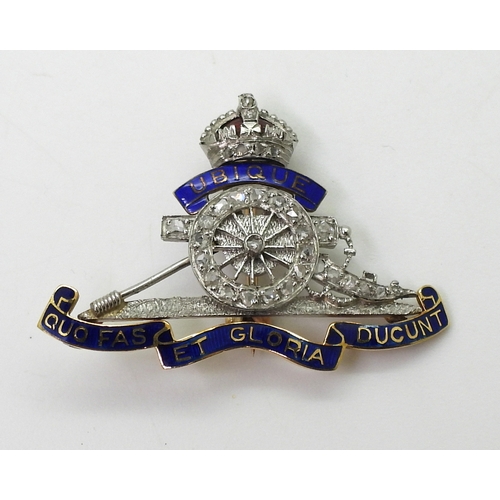 2711 - A ROYAL ARTILLERY SWEETHEART BROOCHmade in yellow and white metal, with blue and red enamel detail a... 