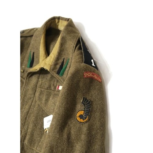 451 - A WW2 British 1941-pattern battledress blouse, bearing Polish insignia to include Light Artillery co... 