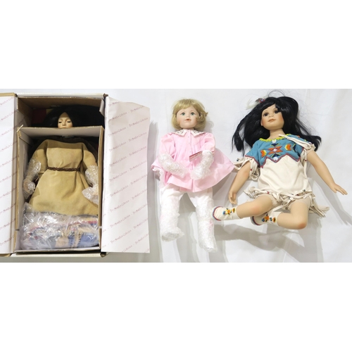 476 - A collection of boxed dolls by the Ashton-Drake Galleries, Leonardo Collection and Hamilton Collecti... 