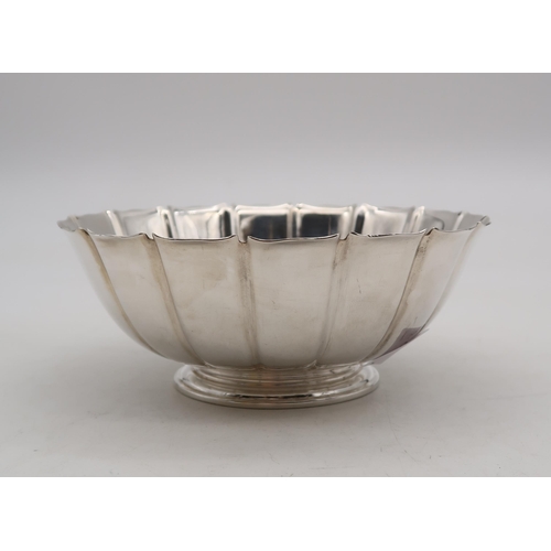 358 - An Elizabeth II silver bowl, by Roberts & Belk, of lobed form, engraved to the base '15.4.77'., ... 