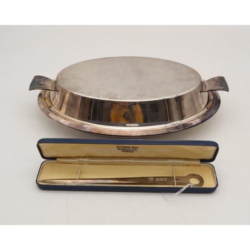 365 - A cased silver paper knife / meat skewer, by Francis Howard, SHeffield, and an EPNS tureen, weighabl... 