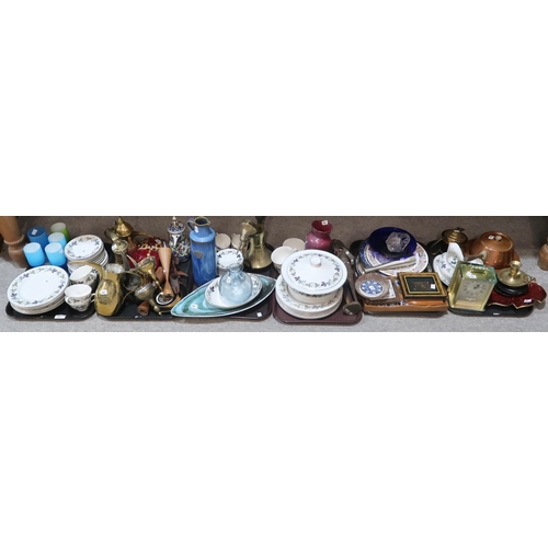 201 - Assorted decorative ceramics, glass and brassware