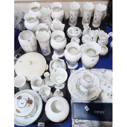 229 - A quantity of Coalport and Aynsley porcelain including Wild Tudor, Rose Garden and Little Sweetheart... 