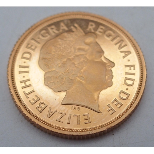 402 - ELIZABETH II SOVEREIGN. Obverse fourth crowned portrait of HM Queen Elizabeth II right, wearing the ... 