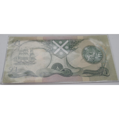 414 - Bank notes with Bank of Scotland £1, Bank of England 10 shillings, Central Bank of Egypt 200 P... 