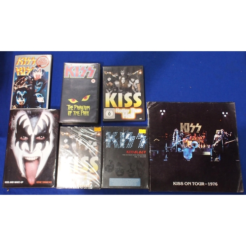 541 - KISS VINYL LP RECORDS AND MEMORABILLIA a collection of 19 vinyl LP's with Hotter Than Hell NBLP 7006... 