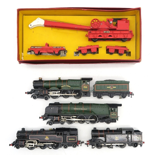 325 - A quantity of Hornby model railway, to include a boxed Dublo 4620 Breakdown Crane with Match Trucks ... 