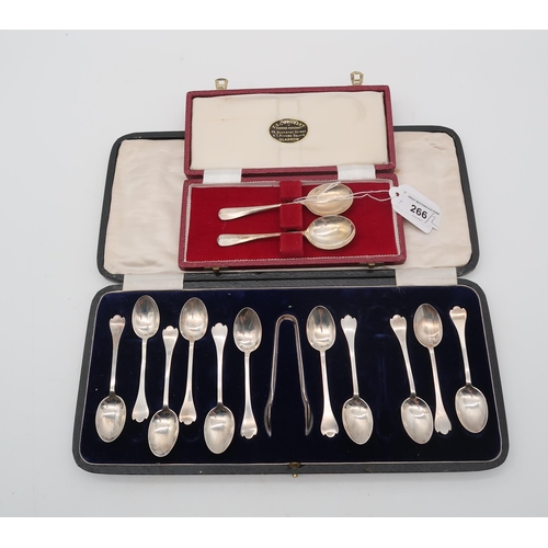 266 - A cased set of silver Dog nose tea spoons, by Lee & Wigfull, Sheffield, with rat tail bowls, and... 