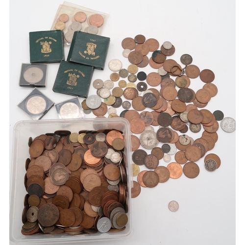 275 - A lot comprising 1 penny coins dating back to Victoria together with various GB and worldwide coinag... 