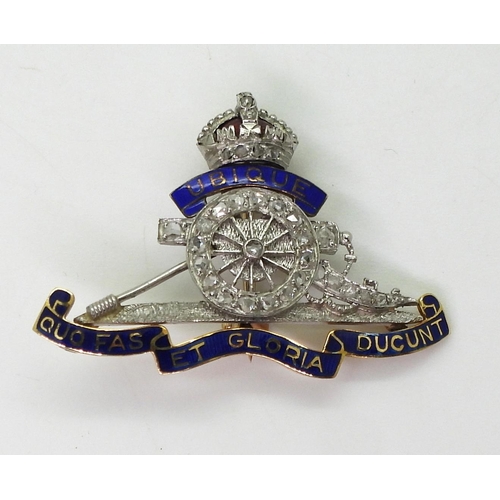 2711 - A ROYAL ARTILLERY SWEETHEART BROOCHmade in yellow and white metal, with blue and red enamel detail a... 