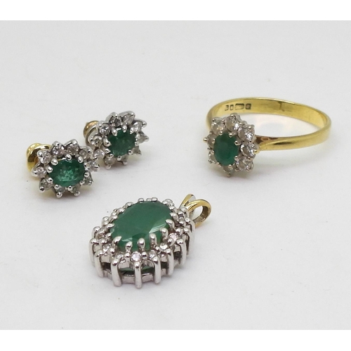 2726 - AN EMERALD & DIAMOND SUITEcomprising of a 18ct gold ring, size P1/2, set with a central emerald ... 
