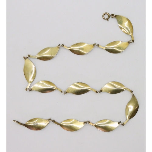 2744 - A DAVID ANDERSEN NECKLACEthe classic white enamelled leaf necklace , is made in gilded sterling silv... 