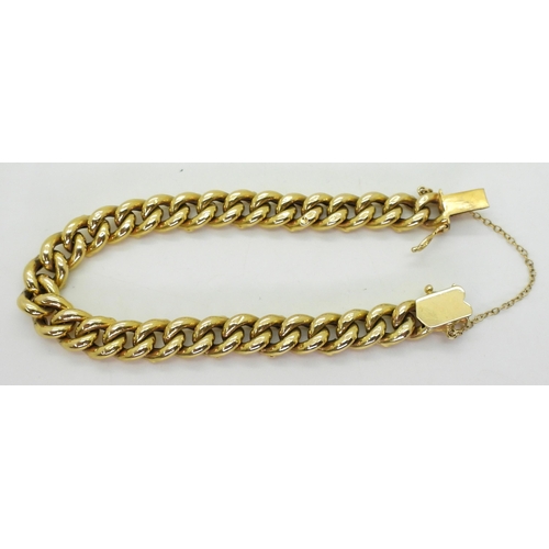 2776 - A FANCY CURB CHAIN BRACELETmade in bright yellow metal with continental hallmarks, every other link ... 