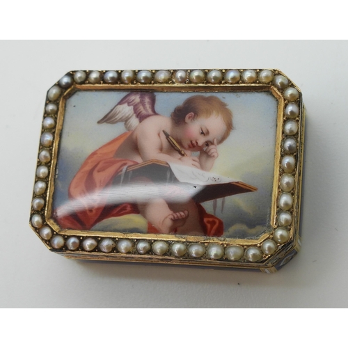 2804 - A FRENCH GOLD & ENAMEL VINAIGRETTEhighly detailed and finely painted enamel plaque depicting a P... 