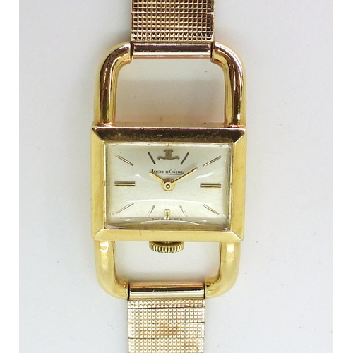 2905 - A LADIES RETRO JAEGER LE COULTRE WATCHthe case is 18ct gold with Swiss hallmarks, and oversized 'D' ... 