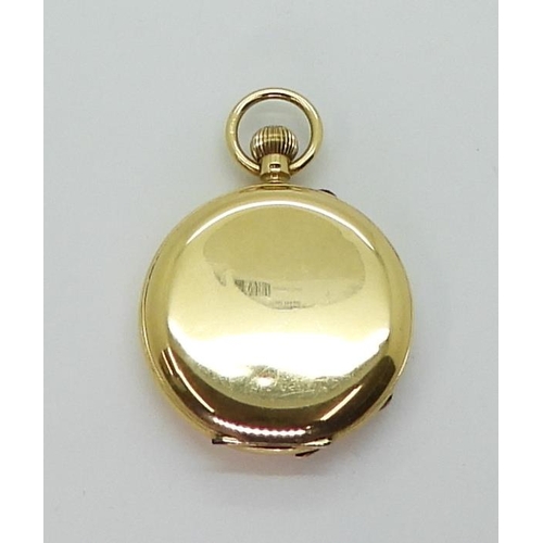 2928 - AN 18CT GOLD FULL HUNTER POCKET WATCHwith a clean unmonogrammed case, classic white enamelled dial w... 