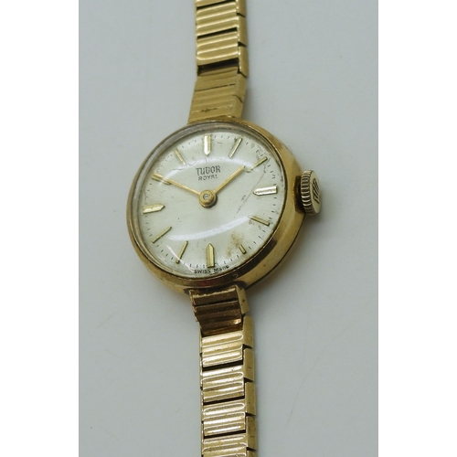 2937 - A 9CT GOLD TUDOR ROYALwith a cream dial with gold coloured baton numerals and hands. Hallmarked Birm... 