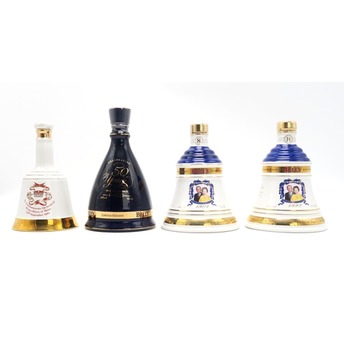 2680D - BELL'S BLENDED SCOTCH WHISKY IN WADE DECANTERSQueen's Golden Jubilee 50 Years 1952-2002 70cl / ... 