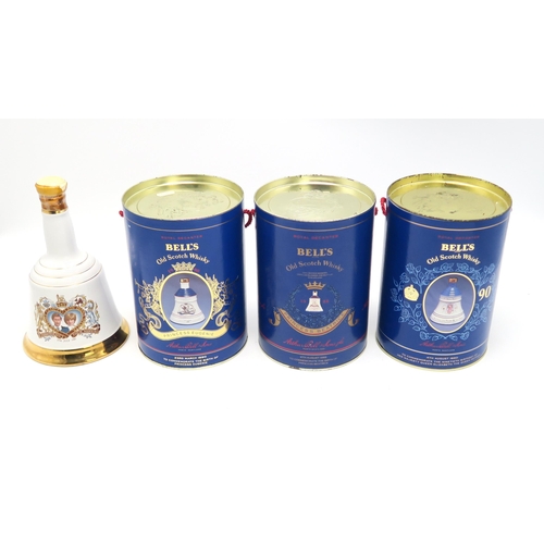 2681A - BELL'S BLENDED SCOTCH WHISKY IN WADE DECANTERSQueen Mother’s 90th Birthday, 4th August 1990 75cl, 43... 