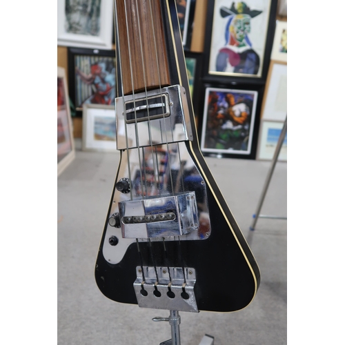 472 - FRAMUS ELECTRO-BASS an upright electric double bass featuring a natural wood finish fingerboard, sol... 