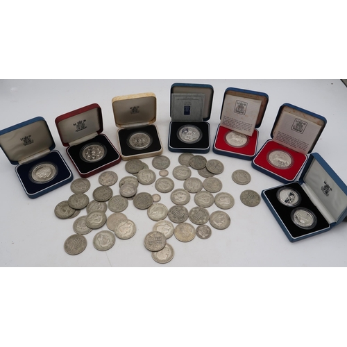 441A - A lot of pre 1947 half crowns together with various silver commemorative issue coins 