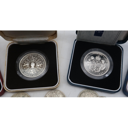 441A - A lot of pre 1947 half crowns together with various silver commemorative issue coins 