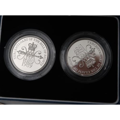 441A - A lot of pre 1947 half crowns together with various silver commemorative issue coins 