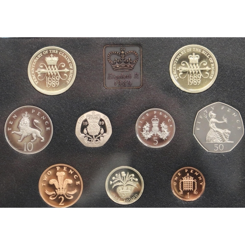 444C - A lot comprising various commemorative issue coins and decimal sets from the 1970's onwards