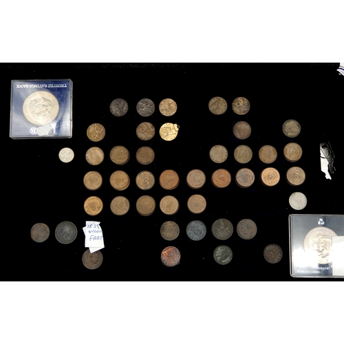 445 - Coins, Banknotes and Tokens.A collection of GB and worldwide coins in four collectors cases to inclu... 