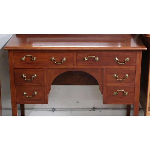 90 - A 20th century mahogany dressing table, 138cm high x 92cm wide x 46cm deep