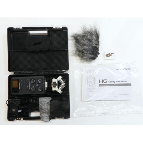 494 - ZOOM H6 Portable Handheld Field Recorder