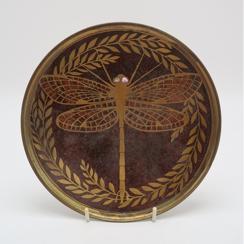 2170 - AN ERHARD & SONS ART NOUVEAU WOOD AND BRASS INLAID DISHdecorated with a dragonfly with mother of... 