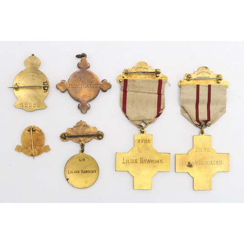 2551 - A COLLECTION OF WW1 NURSING MEDALS AND BADGES PERTAINING TO THREE SISTERS Comprising an R.R.C. medal... 