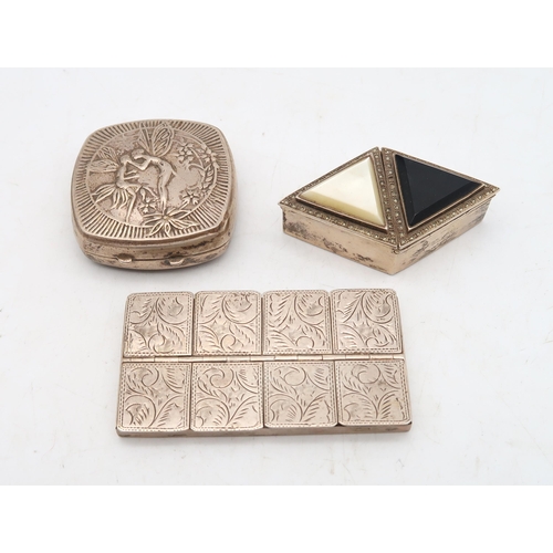 362 - A collection of silver to include a pill box by Ari D Norman, London 1990, of diamond form, inlaid w... 