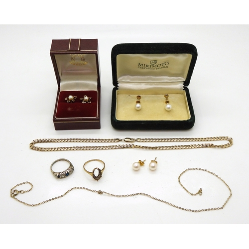 701 - A pair of 14k gold Mikimoto pearl screw on earrings, in original box weight 2.6gms, together with a ... 