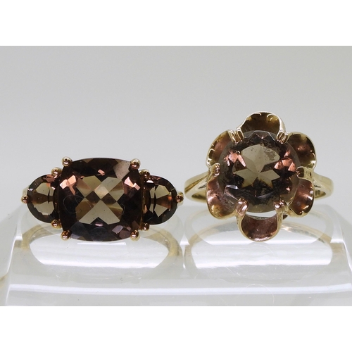 723 - A retro 9ct gold ring set with a smoky quartz colour glass gem, size O1/2, together with a 9ct gold ... 