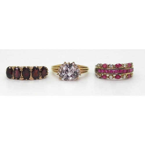 750 - Three 9ct gold rings, garnet size M, a trilliant cut pale pink kunzite and clear gem ring size O1/2,... 