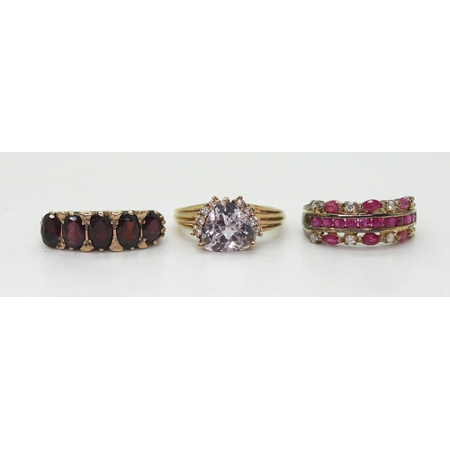 750 - Three 9ct gold rings, garnet size M, a trilliant cut pale pink kunzite and clear gem ring size O1/2,... 