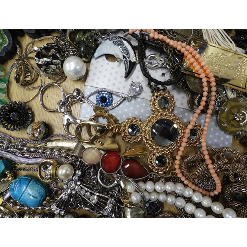 835 - A large collection of costume jewellery to include Butler & Wilson, vintage Czech glass, a scott... 