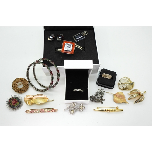 888 - A silver and glass boxed suite by Tianguis Jackson, a silver gem set Pandora ring, an Egyptian hiero... 