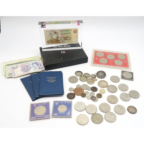 490 - Mixed British currency, to include a Victoria 1887 Crown mounted as a brooch, commemorative Clydesda... 