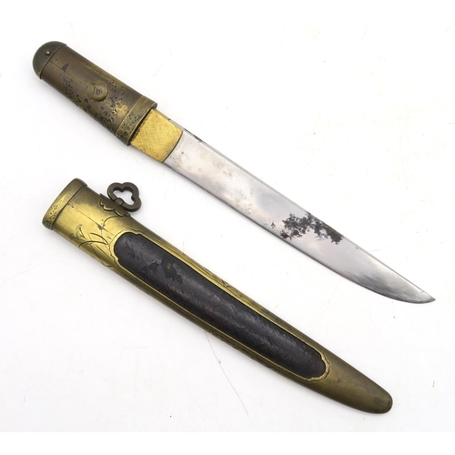 553 - A Japanese tanto dagger, the blade measuring approx. 19cm in length